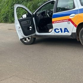 Trio &eacute; preso e menor &eacute; apreendido ap&oacute;s roubar entregador, em Bom Despacho