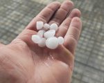 Chuva de granizo é registrada em Divinópolis nesta quarta (22); veja imagens