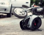 Adolescente furta moto, cai e bate em muro durante fuga da polícia em BH