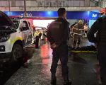 Dois agentes ficam feridos após viatura da Guarda Municipal bater em ônibus no Centro de BH