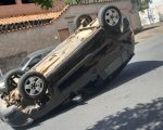 Idosa perde o controle e capota carro no bairro Santa Inês, em BH