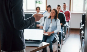 SEBRAE abre inscri&ccedil;&otilde;es para programa de capacita&ccedil;&atilde;o empresarial gratuita em Divin&oacute;polis e regi&atilde;o
