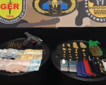 Itaúna: trio é preso com variedade de drogas, dinheiro e armas em casa usada para o tráfico