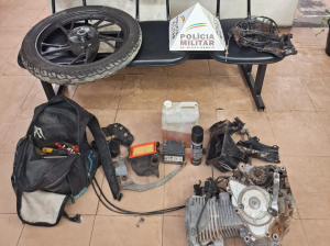 PM prende mulher envolvida em desmanche de motos, em Ita&uacute;na