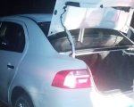 Motorista de aplicativo tem carro roubado e é mantido refém dentro do porta-malas, em Contagem