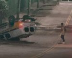 Viatura da PM capota em perseguição contra motociclista no Barreiro, em BH