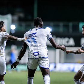 Raposa estreia técnico e precisa da vitória para ter vantagem nas semis. Democrata-GV x Cruzeiro. A Minas FM transmite.