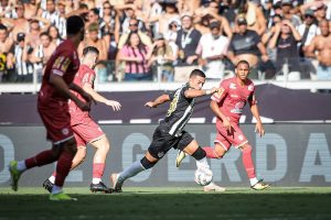 Mesmo com vantagem, Galo espera jogo dif&iacute;cil diante do Gavi&atilde;o. Tombense x Atl&eacute;tico. A Minas FM transmite.