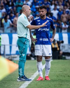 Com semifinal em aberto, Leonardo Jardim ter&aacute; &ldquo;semana cheia&rdquo; para ajustar o Cruzeiro.