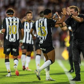 Atlético “ressurge” no campeonato mineiro e luta pelo hexa.