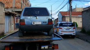 PM recupera ve&iacute;culo furtado e prende dois suspeitos em Nova Serrana
