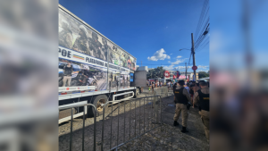 PM prende foragido em meio a foli&otilde;es, no Pr&eacute;-Carnaval, em Divin&oacute;polis