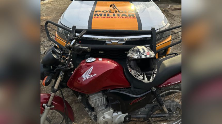 Homem cai de moto durante persegui&ccedil;&atilde;o e &eacute; preso em Divin&oacute;polis