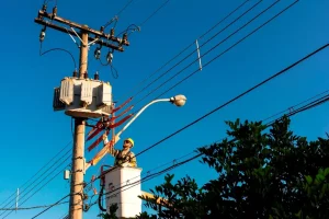 Bairros de Divinópolis ficarão sem energia nesta sexta (23) em desligamento programado da CEMIG