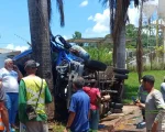 Batida entre caminhão e dois carros deixa feridos na BR-381, na Grande BH