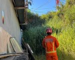 Bombeiros resgatam adolescente após cair de barranco e ser abandonada por amigos em BH