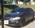Carro bate no portão do CMEI Candidés e condutor deixa bilhete