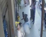 Homem é preso suspeito de matar amante da mulher e alega ter sido agredido antes do crime