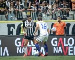 Hulk briga com Neymar e mira Dzeko pela artilharia mundial