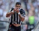 Hulk marca e Galo vence a primeira no Mineiro