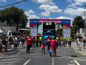 Pr&eacute;-Carnaval do Divino: Bloco do Samba anima a folia em Divin&oacute;polis