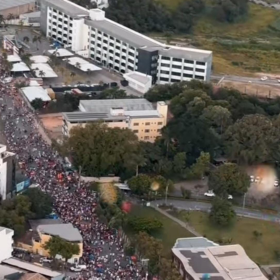Veja imagens aéreas do Pré-Carnaval do Divino 2025