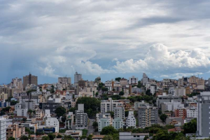 Ter&ccedil;a-feira de Carnaval ser&aacute; quente em Divin&oacute;polis