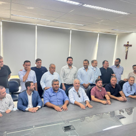 Prefeitos do centro-oeste mineiro apoiam candidatura de Falc&atilde;o &agrave; presid&ecirc;ncia da AMM