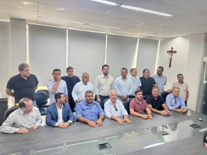 Prefeitos do centro-oeste mineiro apoiam candidatura de Falc&atilde;o &agrave; presid&ecirc;ncia da AMM