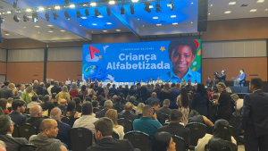Em Bras&iacute;lia, Divin&oacute;polis &eacute; reconhecida com Selo Ouro na educa&ccedil;&atilde;o municipal