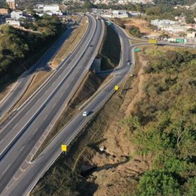 Quase 300 mil veículos devem passar pela MG-050 durante o Carnaval, diz concessionária