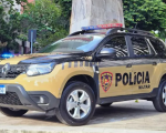 Homem é preso após tentar apedrejar carro que estava ex em Divinópolis