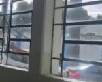VÍDEO: homem invade e quebra escola, em Contagem