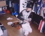 Vídeo: Ladrão se atrapalha e atira na própria perna durante roubo em BH