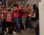Vídeo: Presidente do Villa Nova é cercado por torcedores após rebaixamento no Mineiro