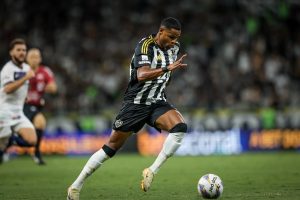 Contratado como grande refor&ccedil;o, J&uacute;nior Santos s&oacute; volta no brasileir&atilde;o.