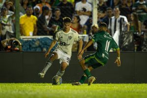Galo e Gavi&atilde;o-Real se enfrentam pela Copa do Brasil. Atl&eacute;tico x Manaus. A Minas FM transmite.