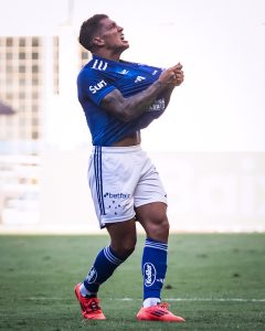 Cruzeiro encaminha renova&ccedil;&atilde;o do capit&atilde;o.