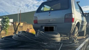 Lagoa da Prata: PM prende acusado por furto de fia&ccedil;&atilde;o e apreende ve&iacute;culos