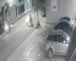 Câmera de segurança registra furto de moto na av. Paraná em Divinópolis