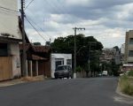 Moradores pedem sinalização em rua onde idoso morreu atropelado em Divinópolis: 'parece pista de corrida'