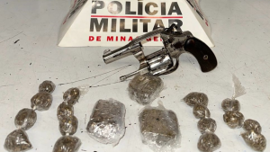 Usando tornozeleira eletr&ocirc;nica, homem &eacute; preso com drogas e arma, em Divin&oacute;polis