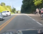 Dois ficam feridos em colisão entre carro e moto na estrada de acesso à Ermida