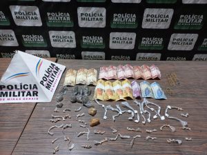PM prende suspeito de tr&aacute;fico de drogas e apreende entorpecentes em Pomp&eacute;u