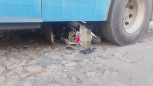 V&iacute;deo: veja momento do acidente entre moto e &ocirc;nibus, no bairro S&atilde;o Luiz