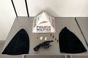 Trio &eacute; preso ap&oacute;s dar tiros no bairro Concesso Elias, em Nova Serrana; dois deles eram foragidos