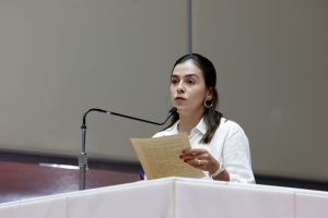 Mulher que tentou agredir deputada Lohanna Fran&ccedil;a faz acordo para n&atilde;o ser condenada novamente