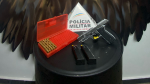Sobrou para ele: suspeito &eacute; preso com arma durante buscas da PM por outro homem que amea&ccedil;ou mulher, em Ita&uacute;na