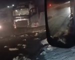 VÍDEO: carreta carregada com cimento tomba na BR-381 e interdita parcialmente a via