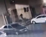 Vídeo: Homem bate em vizinha por causa de tapete na Grande BH